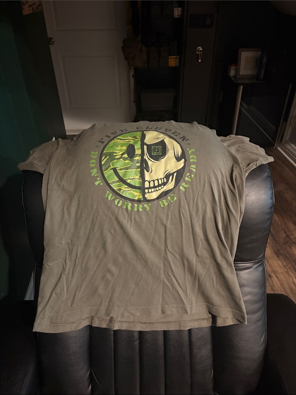 5.11 Tatical Gray Camo Skull Graphic Tee Shirt Mens Size XL